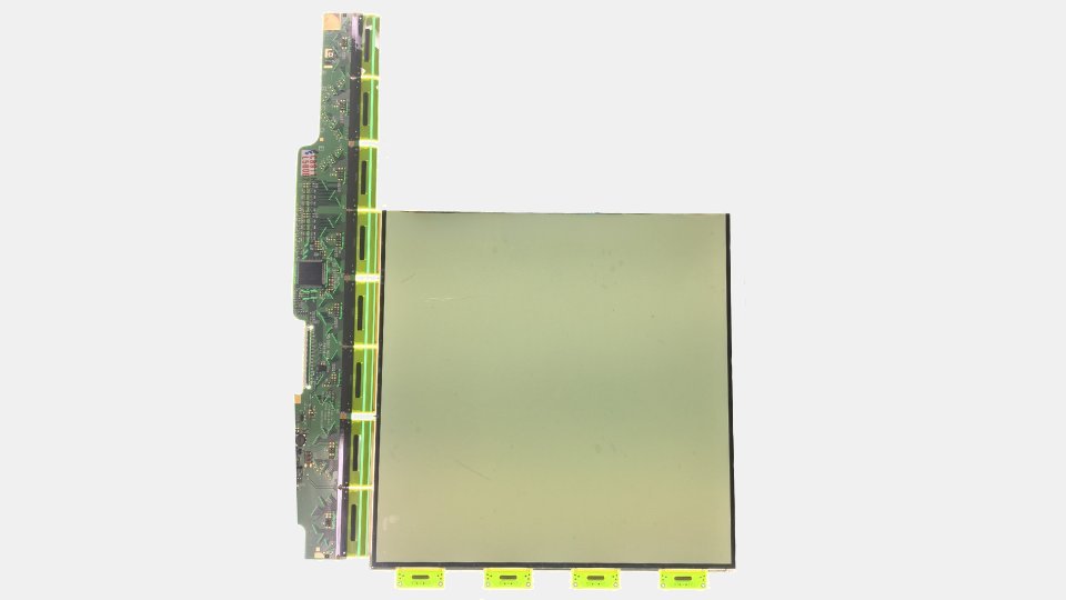 Phase 02 — LCD cell after resizing, glass removed